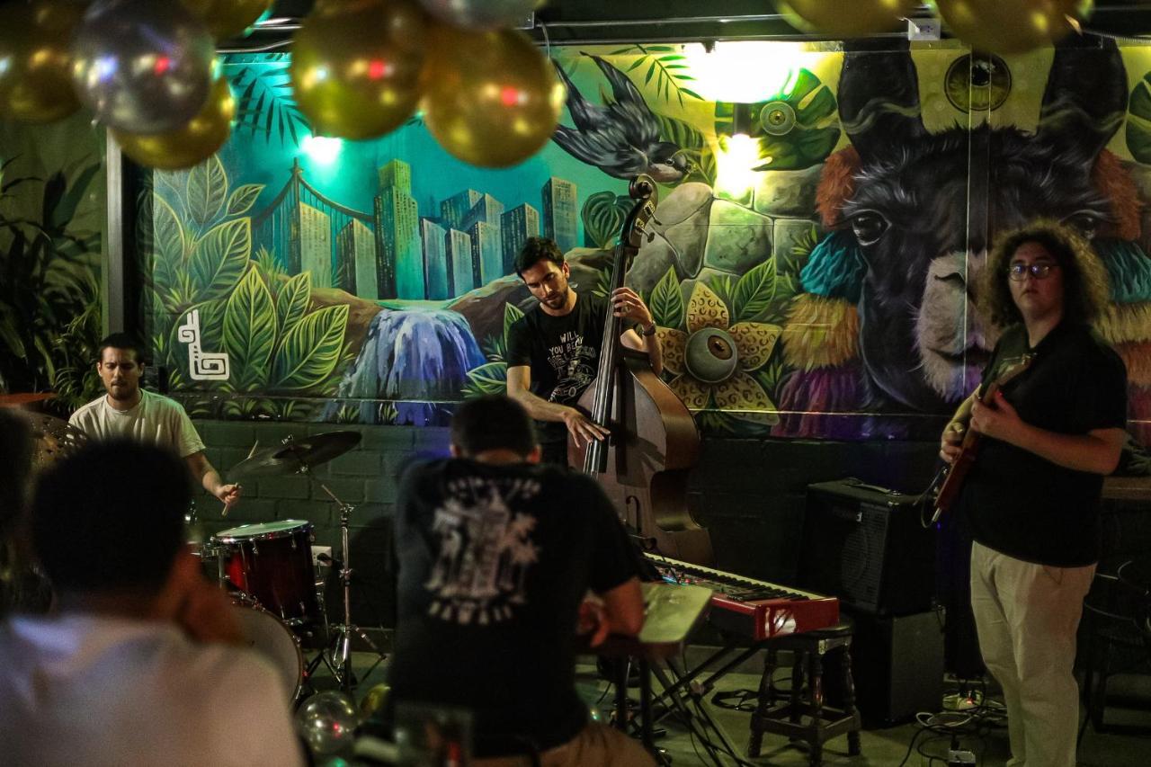 Black Llama Hostel Miraflores Ліма Екстер'єр фото